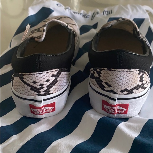 Custom Vans - Picture 4 of 5